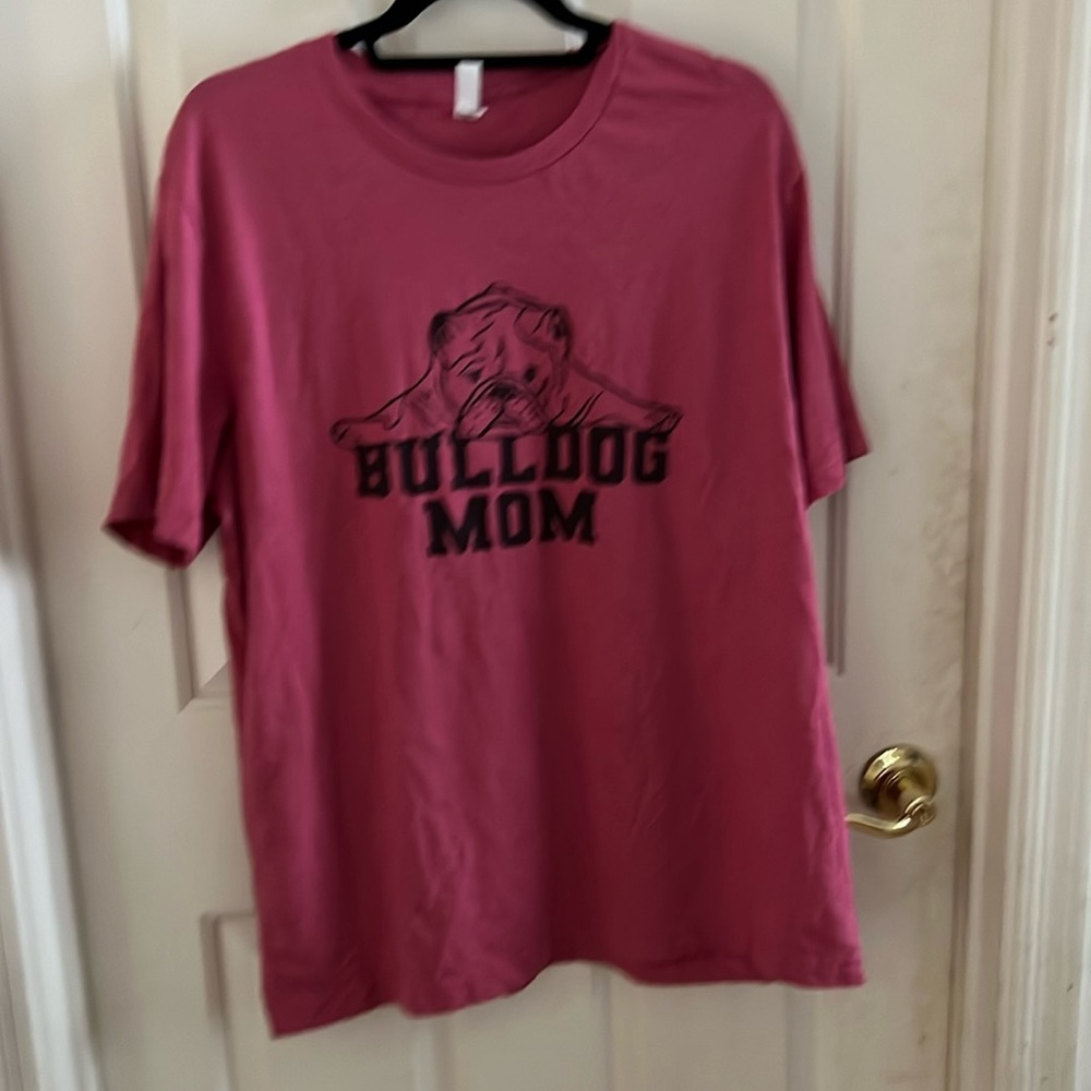 Bella Canvas bulldog mom graphic tee. Size 2XL